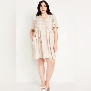 Old Navy Cream Textured Dress/D054